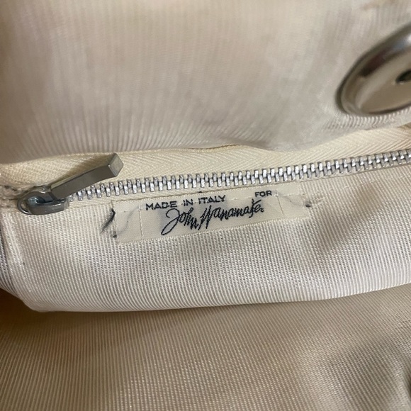 JOHN WANAMAKER Woven Natural Raffia Purse - Picture 5 of 6